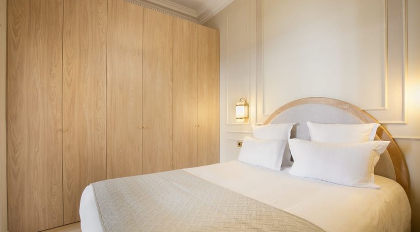 Photo of Parisian Vista