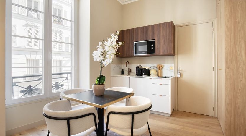 Photo of Parisian Vista