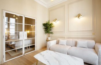 Parisian Vista Holiday Home