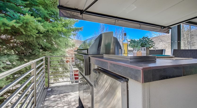 Photo of High Summit Hideaway