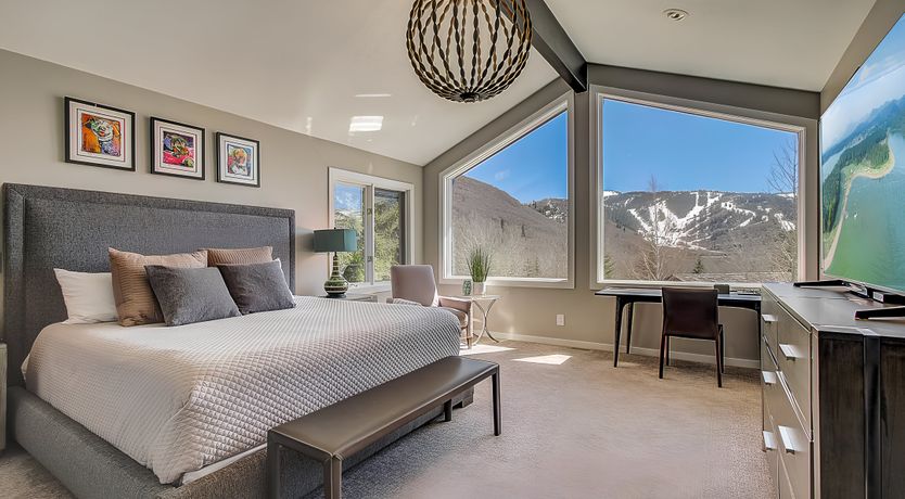 Photo of High Summit Hideaway