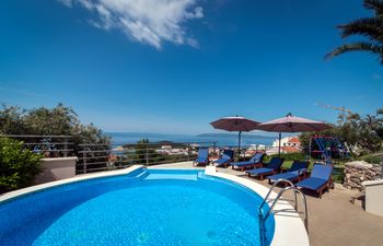 Sound of Waves Holiday Home