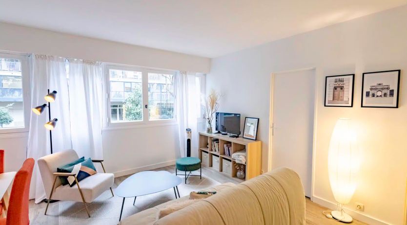 Photo of Elegant District