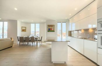 Cannes City Vistas Holiday Home