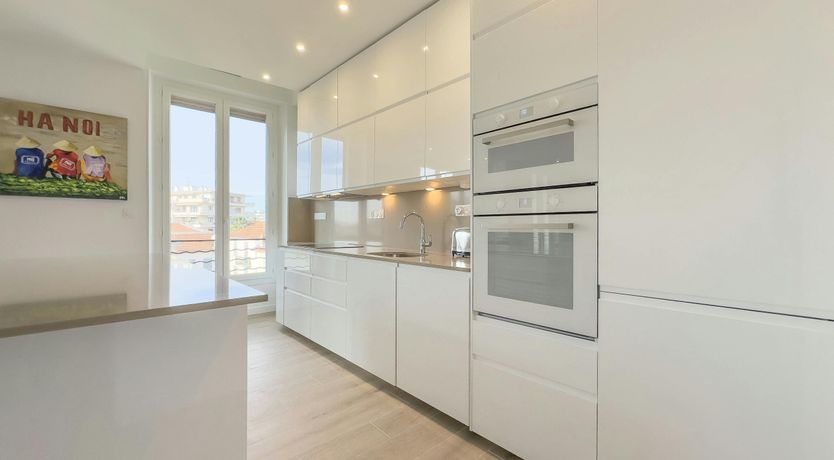 Photo of Cannes City Vistas