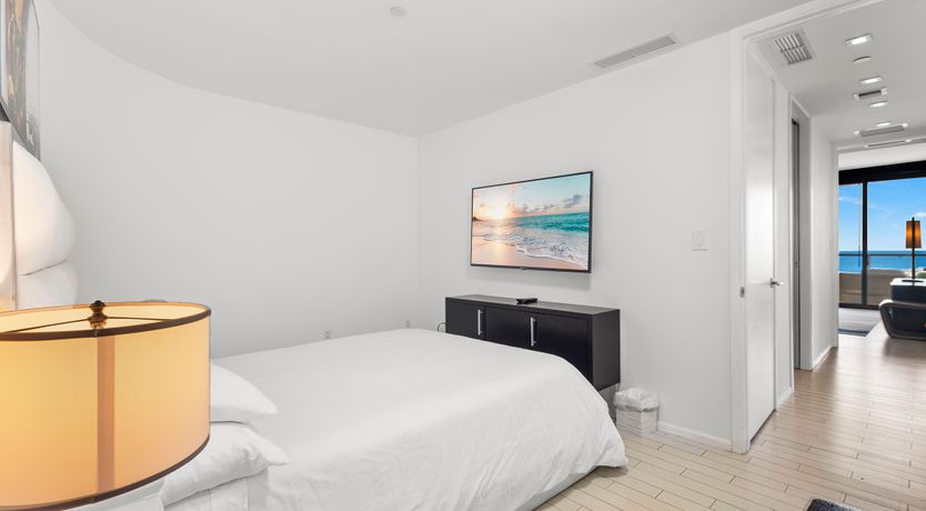 Photo of Miami Jewel