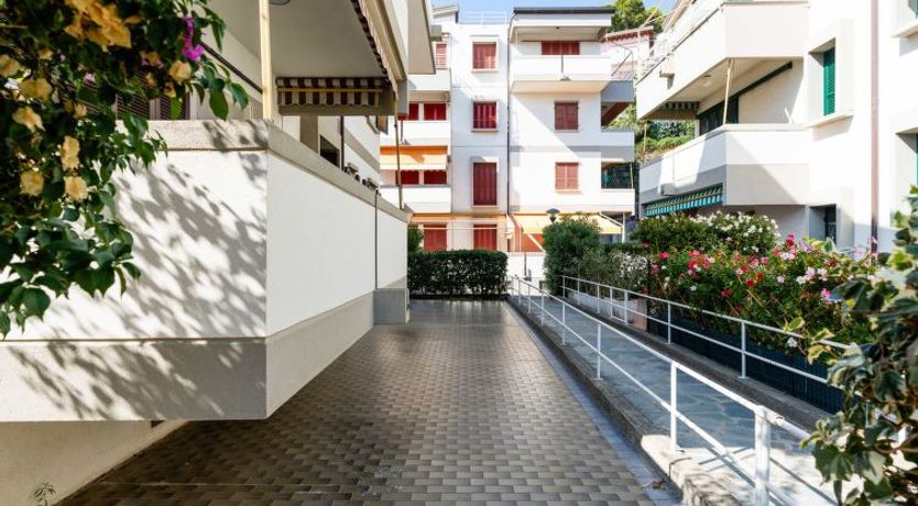 Photo of Due passi dal mare