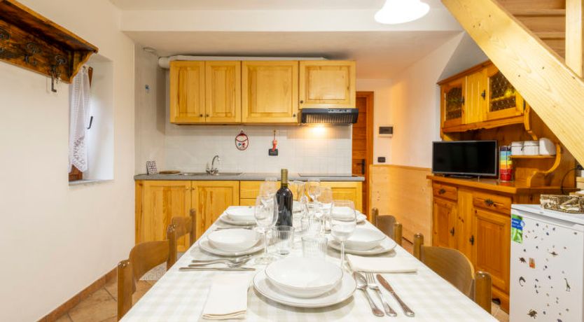 Photo of Val di Mello Mountain Flat