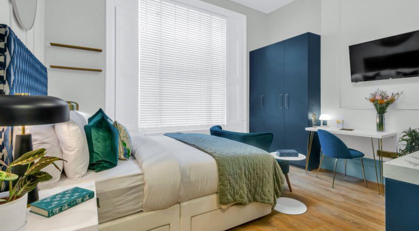 Photo of Kensington Studio Apartment 2