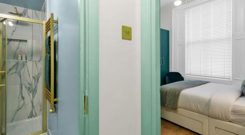 Photo of Kensington 1 bedroom apt Apartment 4