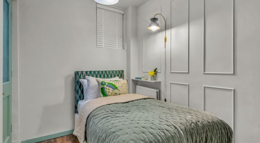 Photo of Kensington 1 bedroom apt Apartment 4