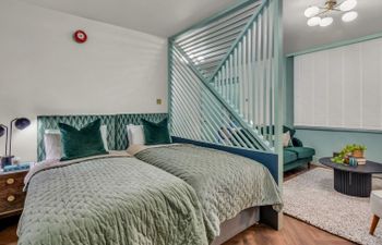 Kensington Lower Studio Apartment 3 Holiday Home