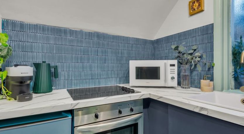 Photo of Kensington Lower Studio Apartment 3