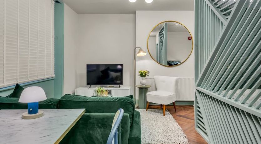 Photo of Kensington Lower Studio Apartment 3