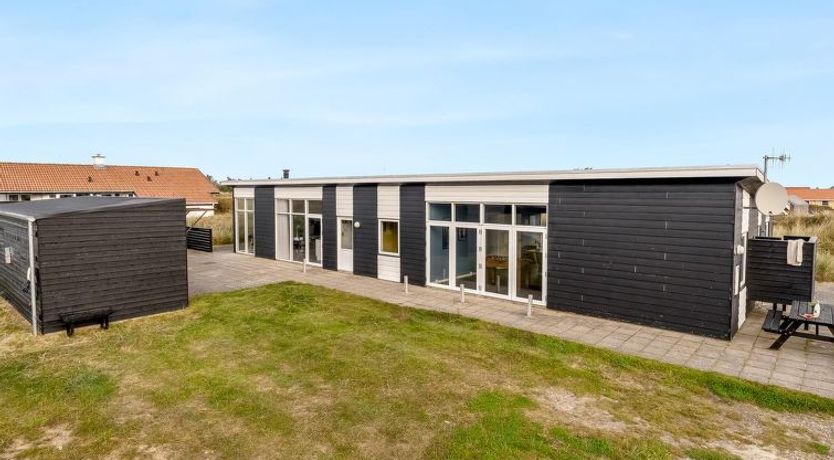 Photo of "Pontus" - 400m from the sea