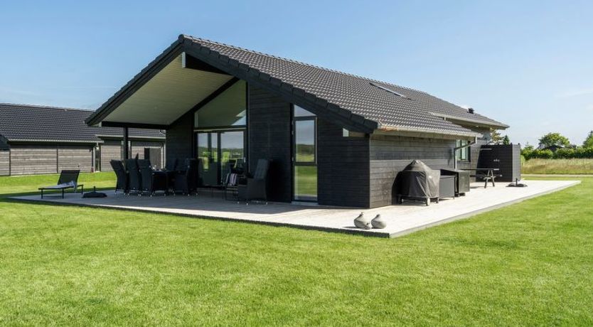 Photo of "Thalie" - 400m from the sea