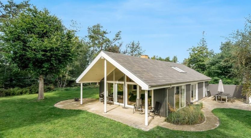 Photo of "Talitha" - 40m from the sea