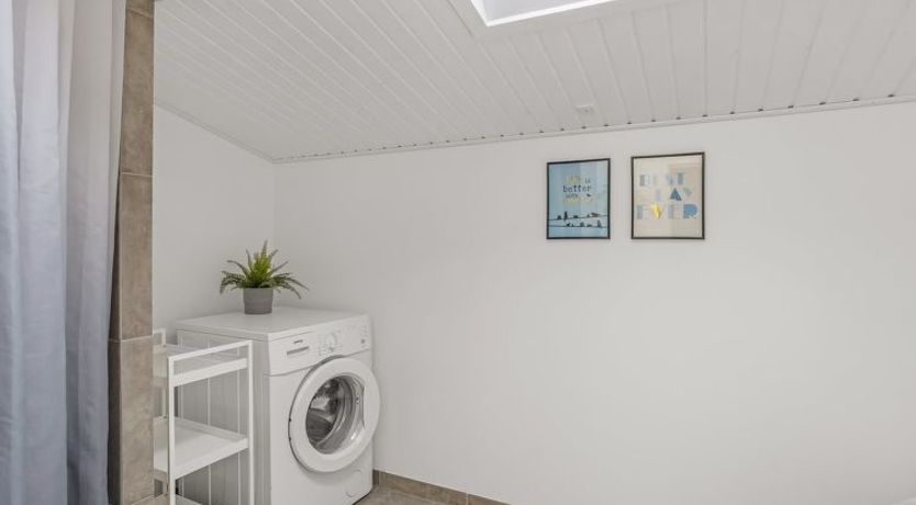 Photo of "Fernandine" - 400m from the sea