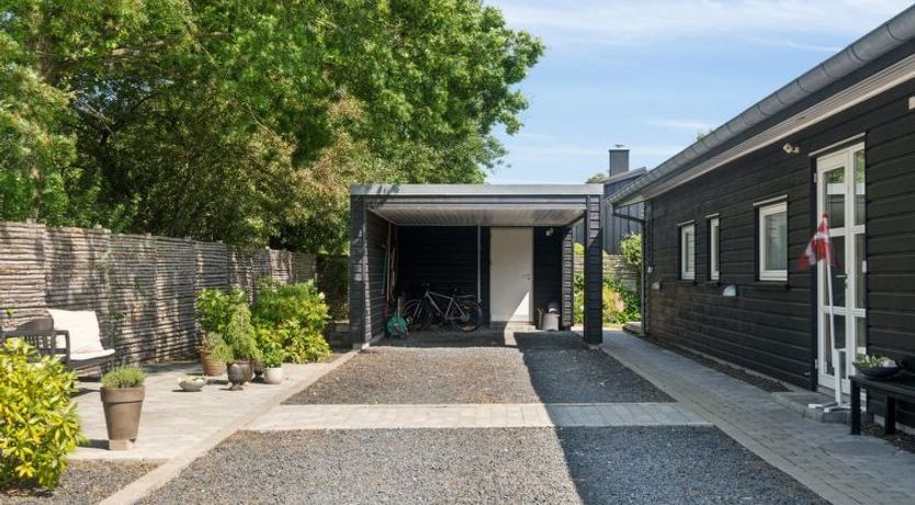 Photo of "Jerrik" - 1.2km from the sea