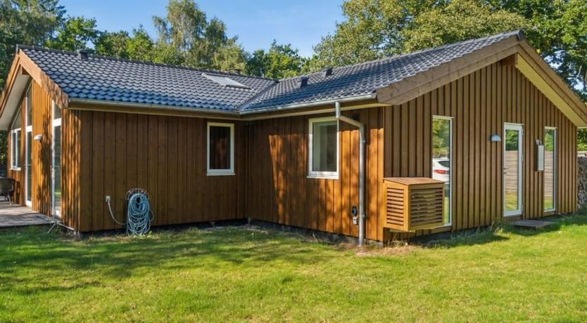 Photo of "Ovine" - 1.2km to the fjord