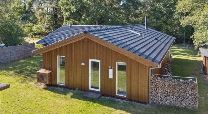 Photo of "Ovine" - 1.2km to the fjord