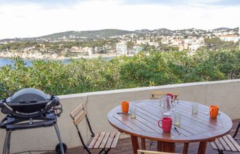 Le Chateau Holiday Home