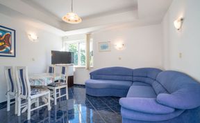 Photo of Plavi