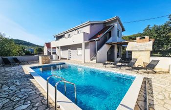 Marija Holiday Home