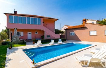 Jere Apartment 2 Holiday Home