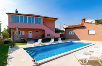 Jere Holiday Home