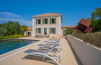 The Azure Glow Holiday Home