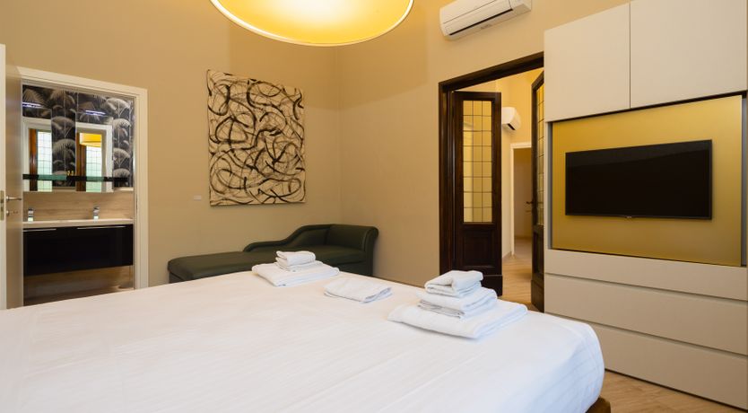 Photo of Twin Balconies