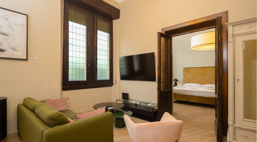 Photo of Twin Balconies