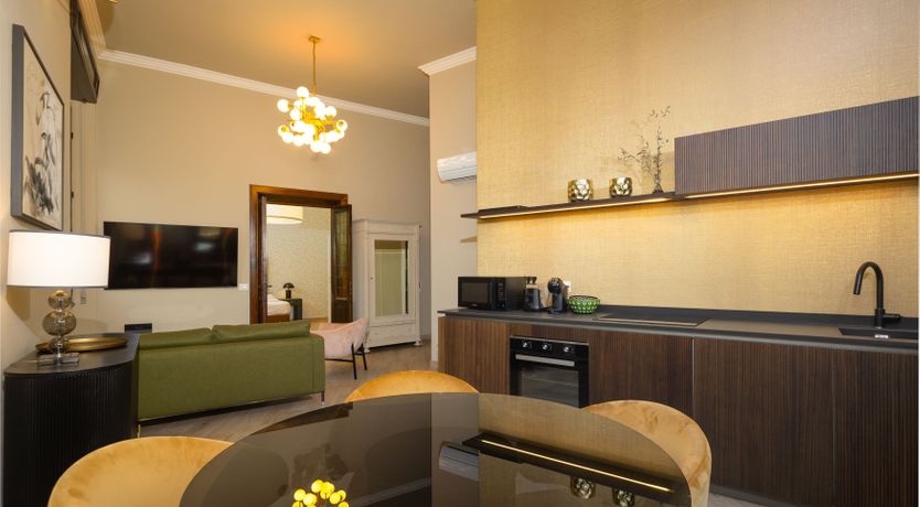 Photo of Twin Balconies