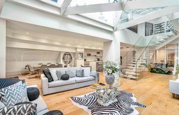 Elegant Blossom Holiday Home