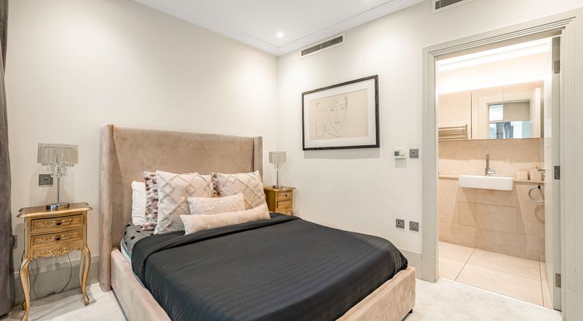 Photo of Elegant Blossom