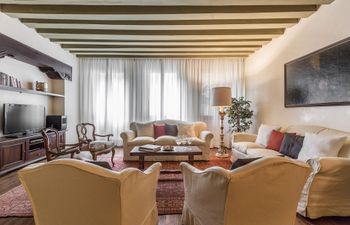 Moon Muse Holiday Home