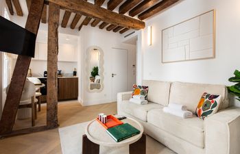 Paris Embrace Holiday Home