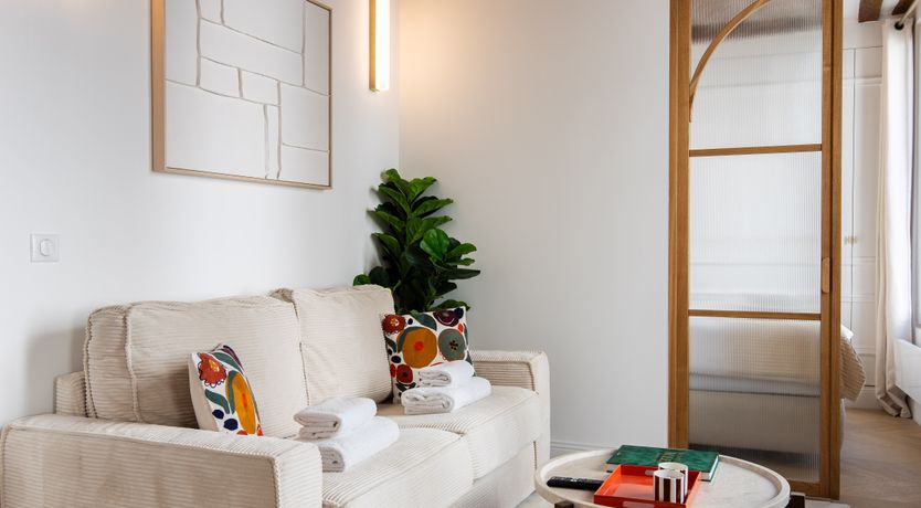 Photo of Paris Embrace