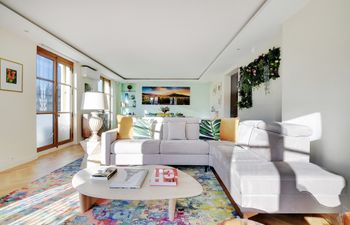 A Parisian Dwelling Holiday Home
