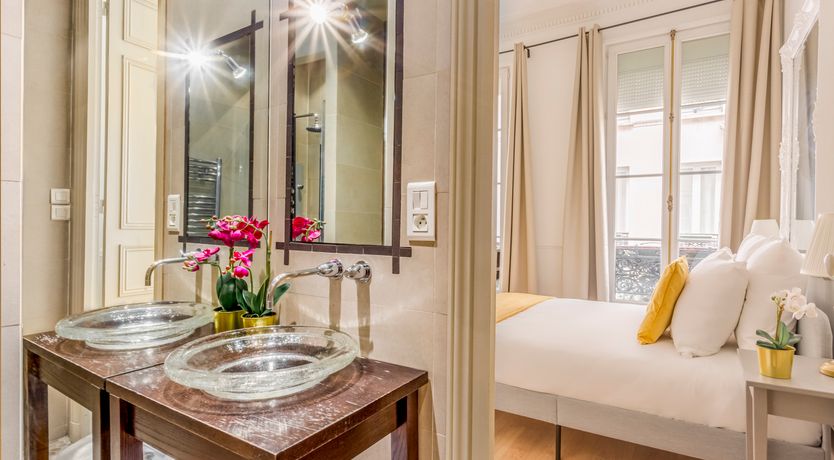 Photo of The Parisian Echo