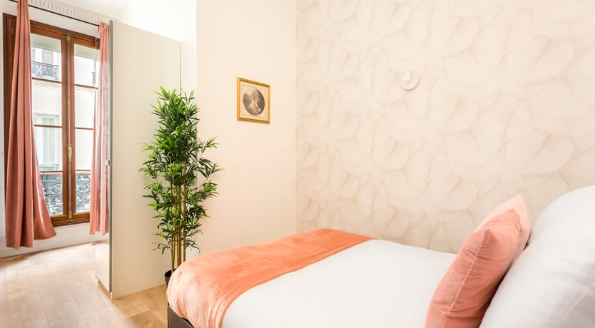 Photo of The Parisian Echo