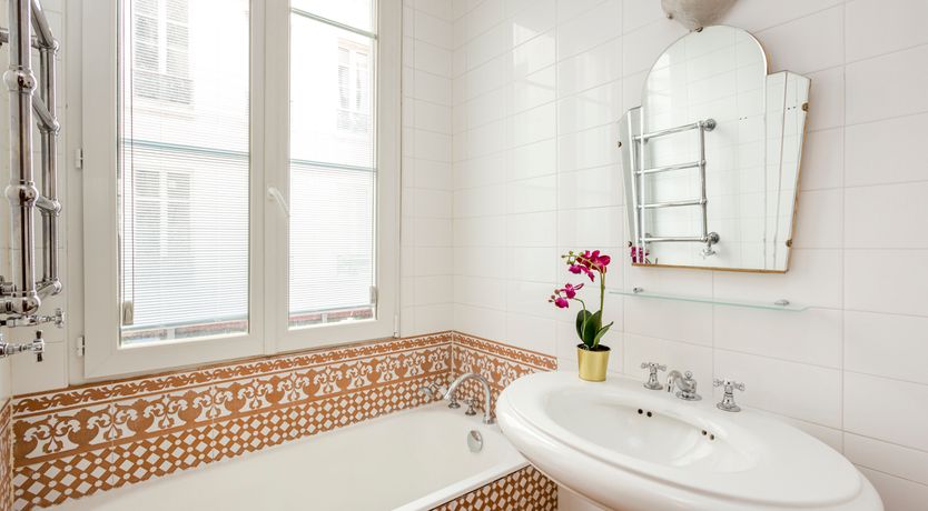 Photo of The Parisian Echo