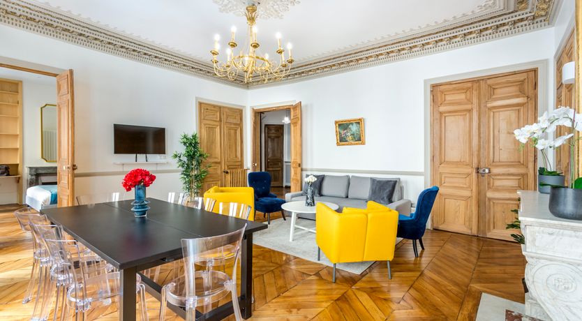 Photo of The Parisian Echo