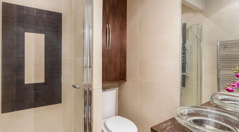 Photo of The Parisian Echo