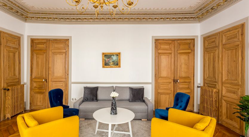 Photo of The Parisian Echo