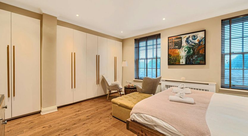 Photo of Hampton Court Finery