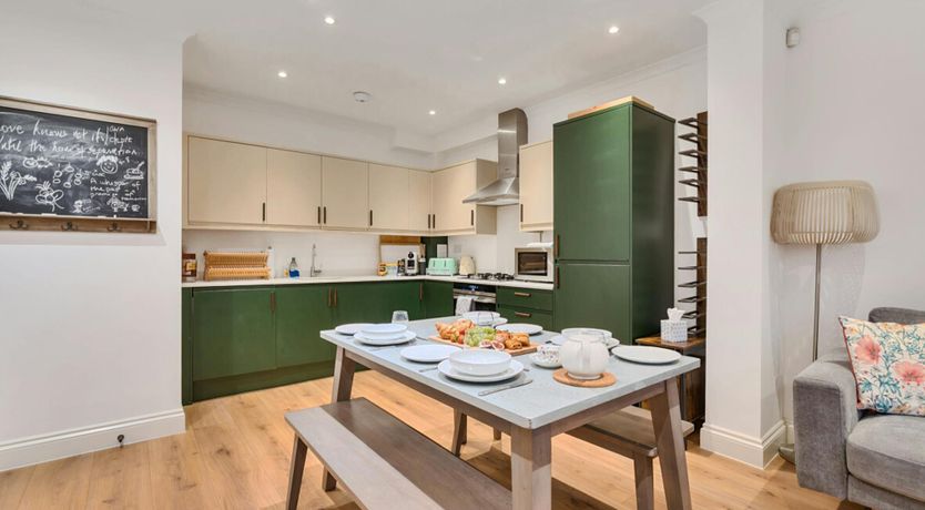 Photo of Hampton Court Finery