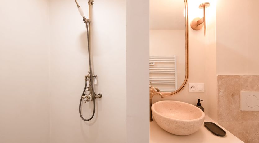 Photo of Graceful Jewel