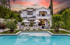 Photo of tarzana-farmhouse